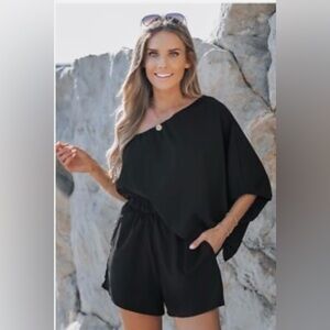 Black Off-Shoulder Romper sz L